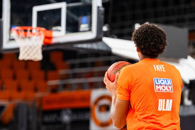 BKT EuroCup Ratiopharm Ulm vs. Balkan Botevgrad, September 30, 2026, Ulm, GERMANY September 30, 2026 Meissa Faye of ratiopharm Ulm, No. 11, during warm-ups before the game between ratiopharm Ulm and Balkan Botevgrad on Matchday 1 of the BKT EuroCup at the ratiopharm Arena in Ulm Copyright: xBEAUTIFULxSPORTS Steinx