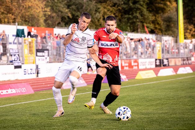 TSG Balingen vs. SSV Ulm 1846 Soccer, State Cup, WFV Cup, Round of 16, BIZERBA ARENA Balingen 09 30 26 v l Simun Birkic SSV Ulm 1846 Soccer, 16, Jonas Braendle TSG Balingen Soccer, 11 TSG Balingen vs. SSV Ulm 1846 Soccer, State Cup, WFV Cup, Round of 16, BIZERBA ARENA Balingen, September 30, 2026; Photo by Lucca Fundel; Balingen, BIZERBA ARENA, Baden-Württemberg, Germany
