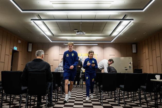 September 30, 2026: Williot Swedberg and media officer Petra Thorén of the Swedish men’s national soccer team at a press event on September 30, 2026 in Stockholm. Photo by Jesper Zerman, BILDBYRAN, code JZ JZ0763. soccer, football, fotball, Nations League, UEFA Nations League, press conference, event, meeting, Sweden, Sverige, Sverige A, BBENG  Copyright: JESPERxZERMAN BB260930JZ061