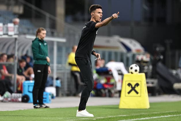 SOCCER - WEC, Sturm vs Wolfsburg GRAZ,AUSTRIA,30.SEP.26 - SOCCER - UEFA Women s Europa Cup, qualification, SK Sturm Graz vs VfL Wolfsburg. Image shows head coach Tode Djakovic (Sturm).  GEPAxpictures xChrisxBauer