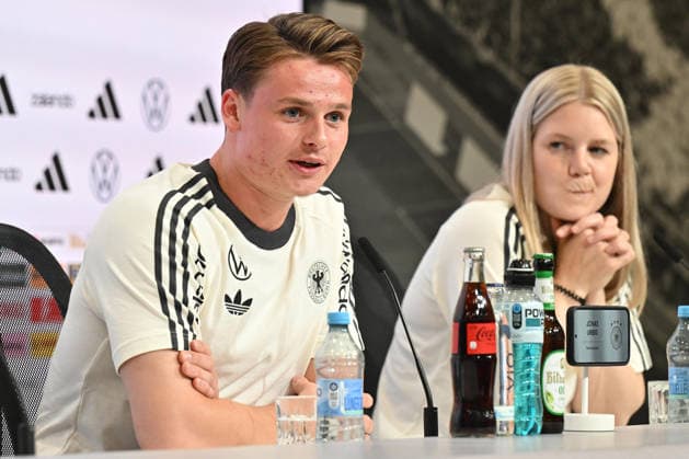 GERMANY press conference, PK, Pressekonferenz JONAS URBIG fudbaler reprezentacije Nemacke na pres konferenciji pred utakmicu UEFA Lige nacija protiv Srbije na stadionu Allianc arena , Minhen 01.10.2026. godine Foto: Fudbal, Reprezentacija, Srbija, Nemacka, UEFA Liga nacija Munich Allianz arena Germany Copyright: xMarkoxMetlas xMNxPressx