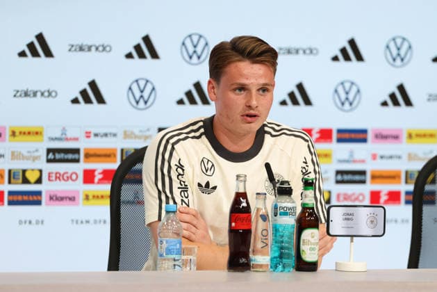 Jonas Urbig of Germany at the press conference, GER, German national team, post-match press conference, soccer, UEFA Nations League, 2026–2027 season, September 30, 2026, GER, German National Team, Post-Match Press Conference, Soccer, UEFA Nations League, 2026–2027 Season, September 30, 2026, Munich Copyright: xEibner-Pressefoto JennixMaulx EP_JML