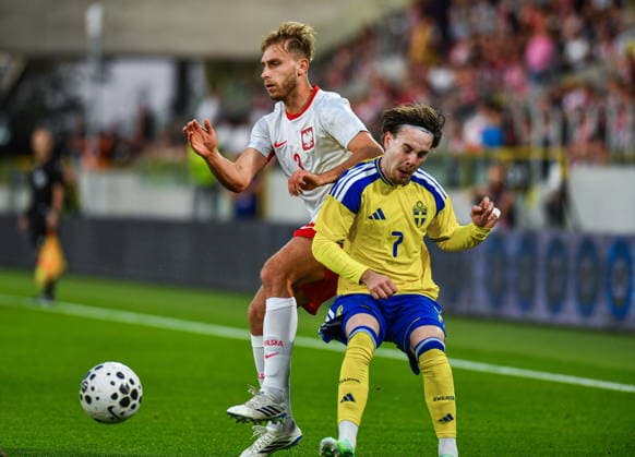2026.09.30 Katowice Pilka nozna Reprezentacja Polski U21, U 21 Eliminacje Mistrzostw Europy U-21 Sezon 2026 2027 Polska U-21 - Szwecja U-21 N z {persons}Michal Gurgul, Neo Jonsson Foto Marcin Bulanda PressFocus 2026.09.30 Katowice Football Polish national team, Nationalteam U21 UEFA EURO, EM, Europameisterschaft,Fussball 2027 Qualifying Season 2026 2027 Polska U-21 - Szwecja U-21 {persons}Michal Gurgul, Neo Jonsson Credit: Marcin Bulanda PressFocus NEWSPIX.PL --- newspix.pl 
