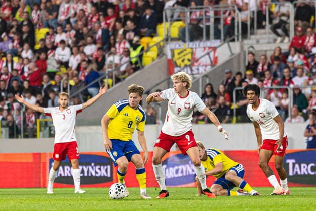 KATOWICE 30.09.2026 MECZ ELIMINACJE MLODZIEZOWYCH MISTRZOSTW EUROPY U21, U 21 GRUPA E: POLSKA - SZWECJA --- UEFA EUROPEAN UNDER-21 CHAMPIONSHIP 2027 QUALIFYING ROUND FOOTBALL GROUP E MATCH: POLAND - SWEDEN NZ VICTOR SVENSSON DANIEL MIKOLAJEWSKI FOT. ZUZA TWARDOSZ 400mm.pl NEWSPIX.PL --- newspix.pl 