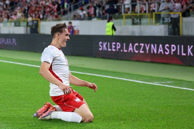 Katowice 30.09.2026. Football European Qualifiers match between Poland U21, U 21 and Sweden U21 in Katowice, Poland --- Mecz eliminacji do Mistrzostw Europy pomiedzy Polska U21 a Szwecja U21 w Katowicach, Polska Persons Shown : Bartosz Mazurek cieszynka, celebrations Fot. Michal Gaciarz Arena Akcji NEWSPIX.PL --- newspix.pl 