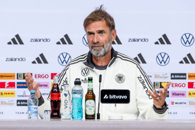 Jürgen Klopp, Head Coach of the German National Team, with arms outstretched in a gesturing pose; portrait; GER, Germany vs. Serbia; soccer; UEFA Nations League; League A group stage; post-match press conference; 2026–2027 season, September 30, 2026 DFL DFB REGULATIONS PROHIBIT ANY USE OF PHOTOGRAPHS AS IMAGE SEQUENCES AND OR QUASI-VIDEO Photo: HMB Media, Heike Feiner Copyright: HMBxMedia HeikexFeiner