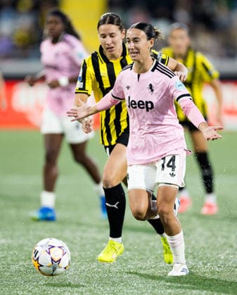 September 30, 2026: Tabitha Michelle Tindell of Häcken and Julia Bartel of Juventus during the Women’s Champions League soccer match between Häcken and Juventus on September 30, 2026 in Gothenburg. Photo by Michael Erichsen. BILDBYRAN COP 89 MI1032 soccer football fotball UEFA Women’s Champions League Häcken Juventus women’s soccer BBENG soccer football fotball UEFA Women’s Champions League Häcken Juventus women’s soccer BBENG  Copyright: MICHAELxERICHSEN BB260930MI026