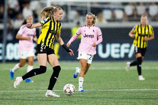 September 30, 2026: Tatiana Pinto of Juventus and Thelma Palmadottir of Häcken during the Women’s Champions League soccer match between Häcken and Juventus on September 30, 2026 in Gothenburg. Photo by Michael Erichsen, BILDBYRAN COP 89 MI1032 soccer football UEFA Women s Champions League Häcken Juventus women s BBENG soccer football UEFA Women s Champions League Häcken Juventus women s BBENG  Copyright: MICHAELxERICHSEN BB260930MI029