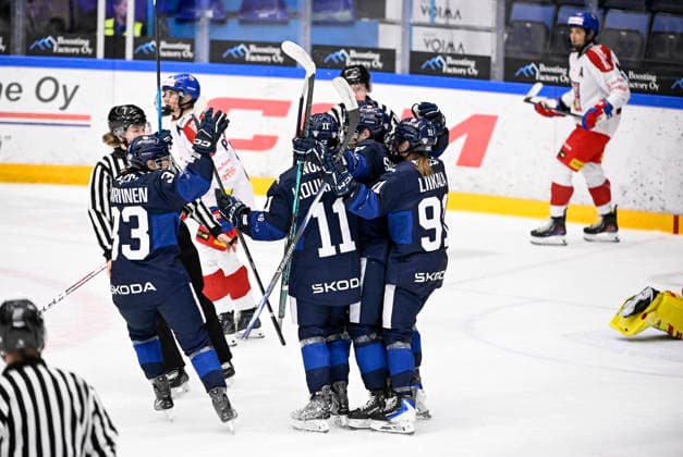 LKS 20260930 Finnish players celebrate the team s second goal during the women s Ice hockey, Eishockey Euro Hockey Tour ice hockey match between Finland and Czechia in Lahti, Finland, on September 30, 2026. - HEIKKI SAUKKOMAA Lahti Finland i89qQKM1e-w  Copyright: xHeikkixSaukkomaax i89qQKM1e-w