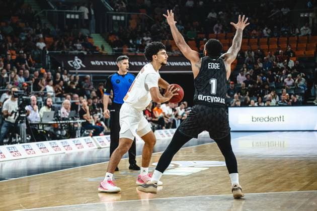 Adam Atamna of ratiopharm ulm and Darnell Edge of Balkan Botevgrad battle for the ball during the 2026–2027 BKT EuroCup match between ratiopharm ulm and Balkan Botevgrad at ratiopharm Arena on September 30, 2026 in Neu Ulm, Germany. Photo by Harry Langer, DeFodi Images