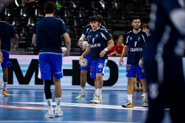 FLENSBURG, GERMANY - SEPTEMBER 30: team Fraikin BM. Granollers during warm up during the EHF European League match between SG Flensburg-Handewitt vs Fraikin BM. Granollers at GGW Arena on matchday 1 of the Group Matches Group E on September 30, 2026 in Flensburg, Germany. Schleswig-Holstein Germany Copyright: xMarioxM.xKobergx