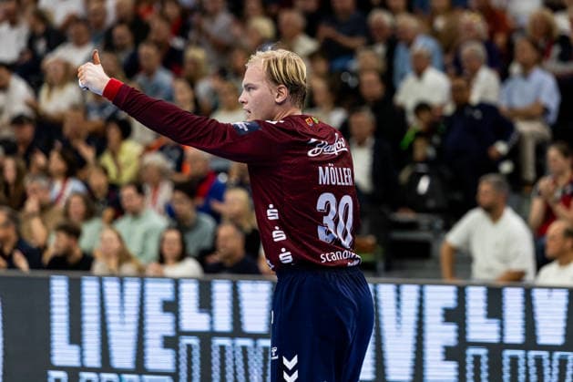 FLENSBURG, GERMANY - SEPTEMBER 30: thumbs up Simon Möller (SG Flensburg-Handewitt, 30) during the EHF European League match between SG Flensburg-Handewitt vs Fraikin BM. Granollers at GGW Arena on matchday 1 of the Group Matches Group E on September 30, 2026 in Flensburg, Germany. Schleswig-Holstein Germany Copyright: xMarioxM.xKobergx