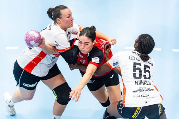 September 30, 2026, GER, Handball, Women, 2026–2027 Season, DHB Cup 2nd Round (Round of 16), Thueringer HC vs. HSG Blomberg Lippe, Diana Doegg, Magnusdottir, HSG Blomberg Lippe, Luca Csikos, Thuringer HC, 5, Farrelle Alicia Njinkeu, HSG Blomberg Lippe, 99947 Bad Langensalza, Salza, Halle, Sporthalle Mehrz, Thuringia, Germany
