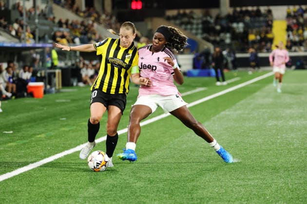 GOTHENBURG, SWEDEN 20260930 Häcken’s Anna Anvegard and Juventus’ Kysha Sylla during Wednesday’s UEFA Women’s Champions League soccer match between BK Häcken and Juventus FC at Bravida Stadium, GOTHENBURG, SWEDEN x9200x  Copyright: xAdamxIhse TTx WOMENS CHAMPIONS LEAGUE HÄCKEN - JUVENTUS