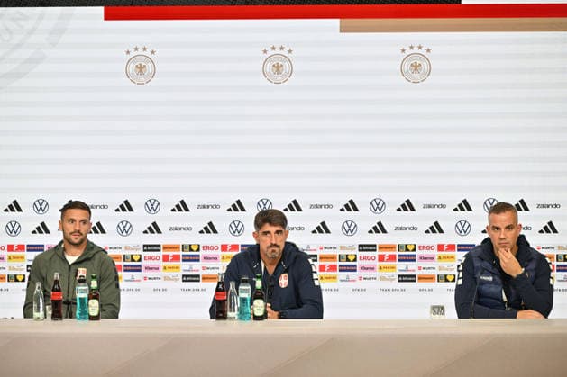 SERBIA press conference, PK, Pressekonferenz DUSAN TADIC and VELJKO PAUNOVIC coach of Serbia press conference at Allianz arena , Munich 01.10.2026 Foto: FOOTBALL, SERBIA, GERMANY, UEFA NATIONS LEAGUE, PRESS CONFEFERENCE Munich Allianz arena Germany Copyright: xMarkoxMetlas xMNxPressx