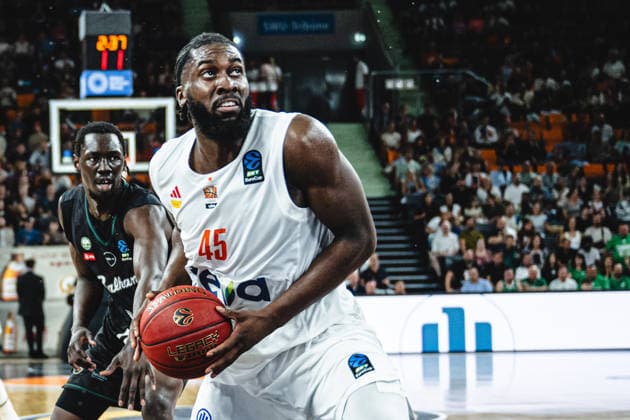Oluwasimisola Shittu of ratiopharm ulm battles for the ball during the 2026–2027 BKT EuroCup game between ratiopharm ulm and Balkan Botevgrad at the ratiopharm Arena on September 30, 2026 in Neu Ulm, Germany. Photo by Harry Langer, DeFodi Images