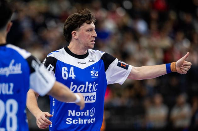 FLENSBURG, GERMANY - SEPTEMBER 30: thumbs up Lasse Kjaer Moller (SG Flensburg-Handewitt, 64) during the EHF European League match between SG Flensburg-Handewitt vs Fraikin BM. Granollers at GGW Arena on matchday 1 of the Group Matches Group E on September 30, 2026 in Flensburg, Germany. Schleswig-Holstein Germany Copyright: xMarioxM.xKobergx