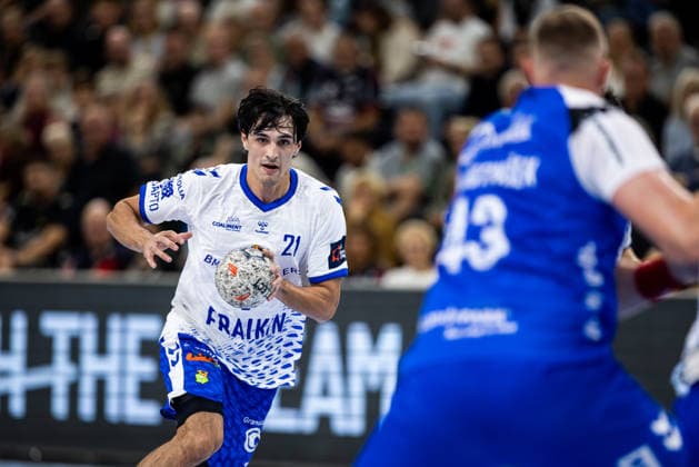 FLENSBURG, GERMANY - SEPTEMBER 30: Gerard Domingo Calzada (Fraikin BM. Granollers, 21) in attack during the EHF European League match between SG Flensburg-Handewitt vs Fraikin BM. Granollers at GGW Arena on matchday 1 of the Group Matches Group E on September 30, 2026 in Flensburg, Germany. Schleswig-Holstein Germany Copyright: xMarioxM.xKobergx