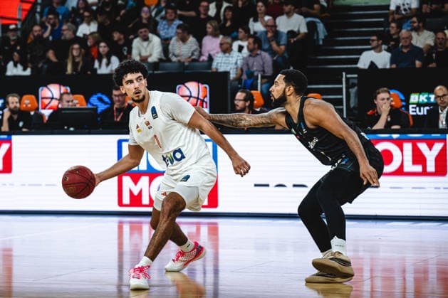 Adam Atamna of ratiopharm ulm and Darnell Edge of Balkan Botevgrad battle for the ball during the 2026–2027 BKT EuroCup match between ratiopharm ulm and Balkan Botevgrad at the ratiopharm Arena on September 30, 2026 in Neu Ulm, Germany. Photo by Harry Langer, DeFodi Images