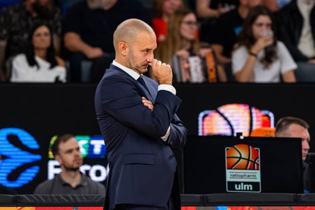BKT EuroCup: Ratiopharm Ulm vs. Balkan Botevgrad, September 30, 2026, Ulm, GERMANY September 30, 2026 Bogdan Karaicic, head coach of Balkan Botevgrad, during the game between Ratiopharm Ulm and Balkan Botevgrad on Matchday 1 of the BKT EuroCup at the ratiopharm Arena in Ulm Copyright: xBEAUTIFULxSPORTS Steinx