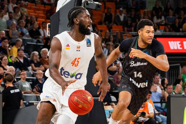 BKT EuroCup: Ratiopharm Ulm vs. Balkan Botevgrad, September 30, 2026, Ulm, GERMANY September 30, 2026 Oluwasimisola Shittu of ratiopharm Ulm, 45, battles for the ball with Ulrich Kamka Chomche of Balkan Botevgrad, 14 during the game between Ratiopharm Ulm and Balkan Botevgrad on Matchday 1 of the BKT EuroCup at the ratiopharm Arena Ulm Copyright: xBEAUTIFULxSPORTS Steinx