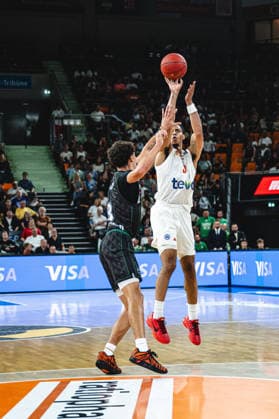 Javante McCoy of Balkan Botevgrad and Jaylen Sims of ratiopharm ulm battle for the ball during the 2026–2027 BKT EuroCup match between ratiopharm ulm and Balkan Botevgrad at ratiopharm Arena on September 30, 2026 in Neu Ulm, Germany. Photo by Harry Langer, DeFodi Images
