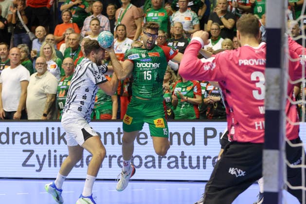 September 30, 2026, xgox, Opel HBL Handball, SC Magdeburg vs. THW Kiel on emspor, from left: Antonio Serradilla Cuenca (Magdeburg), 15 shots on goal, goal scorer, scores a goal, goal, scores the goal for Magdeburg