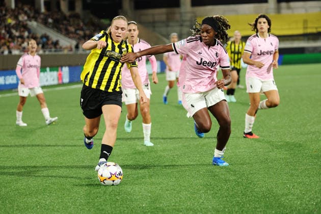 Häcken s Pernille Sanvig and Juventus Kysha Sylla during Wednesday s UEFA Women s Champions League soccer match between BK Häcken and Juventus FC at Bravida Stadium in Gothenburg, Sweden, on September 30, 2026 GOTHENBURG SWEDEN x9200x  Copyright: xAdamxIhse TTx WOMENS CHAMPIONS LEAGUE HURRICANE - JUVENTUS