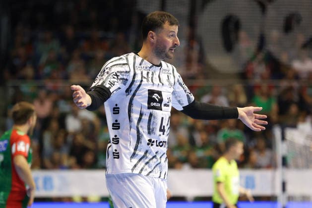 September 30, 2026, xgox, Opel HBL Handball, SC Magdeburg vs. THW Kiel (emspor), from left: Domagoj Duvnjak (Kiel), 4 players looking disappointed, looking dejected, looking downcast, disappointed Magdeburg