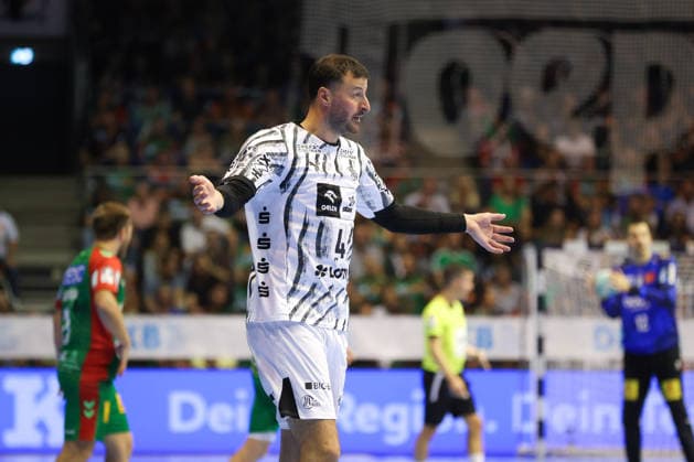 September 30, 2026, xgox, Opel HBL Handball, SC Magdeburg vs. THW Kiel (emspor), from left: Domagoj Duvnjak (Kiel), 4 players looking disappointed, looking dejected, looking downcast, disappointed Magdeburg