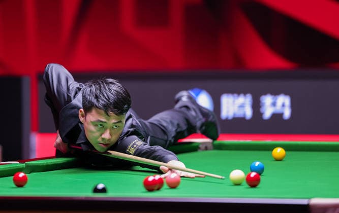 (260930) -- SHENZHEN, Sept. 30, 2026 -- Xu Si competes during the round 3 match between Wu Yize and Xu Si of China at World Snooker Tour Shenzhen Open 2026 in Shenzhen, south China s Guangdong Province, Sept. 30, 2026. ) (SP)CHINA-SNOOKER-SHENZHEN OPEN (CN) MaoxSiqian 