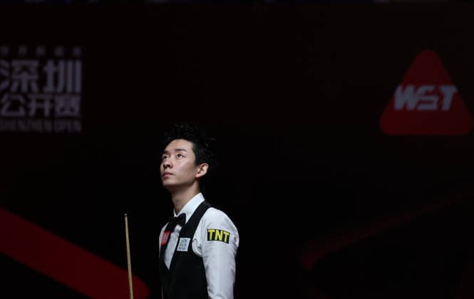 (260930) -- SHENZHEN, Sept. 30, 2026 -- Wu Yize reacts during the round 3 match between Wu Yize and Xu Si of China at World Snooker Tour Shenzhen Open 2026 in Shenzhen, south China s Guangdong Province, Sept. 30, 2026. ) (SP)CHINA-SNOOKER-SHENZHEN OPEN (CN) MaoxSiqian 