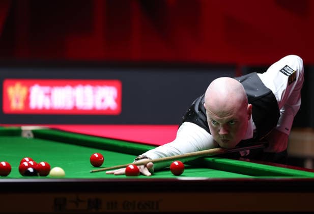(260930) -- SHENZHEN, Sept. 30, 2026 -- Elliot Slessor competes during the round 3 match between Elliot Slessor and Barry Hawkins of England at World Snooker Tour Shenzhen Open 2026 in Shenzhen, south China s Guangdong Province, Sept. 30, 2026. ) (SP)CHINA-SNOOKER-SHENZHEN OPEN (CN) MaoxSiqian 