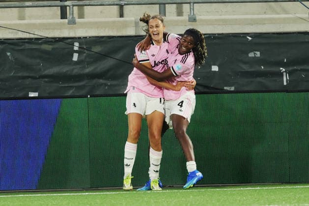 Juventus Emma Stolen Godo scores a goal and celebrates with Kysha Sylla during Wednesday s UEFA Women s Champions League soccer match between BK Häcken and Juventus FC at Bravida Stadium in Gothenburg, Sweden, on September 30, 2026. GOTHENBURG, SWEDEN x9200x  Copyright: xAdamxIhse TTx WOMENS CHAMPIONS LEAGUE HURRICANE - JUVENTUS