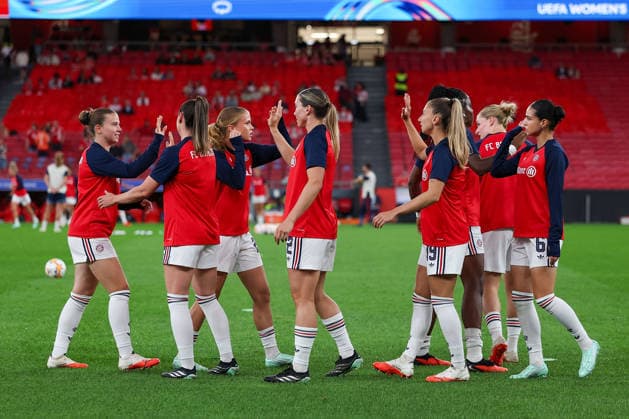 Lisbon, Portugal, September 30: FC Bayern Munich warms up before the UEFA Women s Champions League 2026–27, Group Stage, Matchday 2, between SL Benfica and FC Bayern Munich on September 30, 2024, in Lisbon, Portugal Copyright: HMBxMedia JoaquimxFerreira