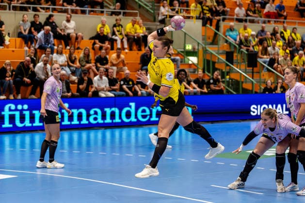 Dortmund, September 30, 2026, Handball, Women s, DHB Cup, 2nd Round, BVB Borussia Dortmund vs. SV Union Halle Neustadt, Mareike Thomaier (BVB), 2 on a shot on goal