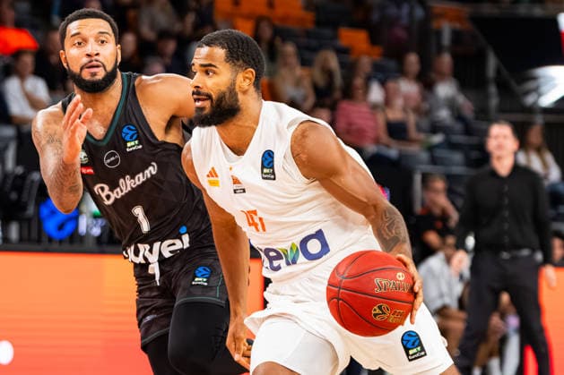 BKT EuroCup: Ratiopharm Ulm vs. Balkan Botevgrad, September 30, 2026, Ulm, GERMANY September 30, 2026 Marvin Heckel of ratiopharm Ulm, No. 47, battles for the ball during the game between ratiopharm Ulm and Balkan Botevgrad on Matchday 1 of the BKT EuroCup at the ratiopharm Arena Ulm Copyright: xBEAUTIFULxSPORTS Steinx