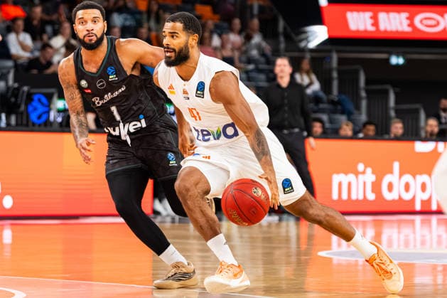 BKT EuroCup: Ratiopharm Ulm vs. Balkan Botevgrad, September 30, 2026, Ulm, GERMANY September 30, 2026 Marvin Heckel of ratiopharm Ulm, No. 47, battles for the ball during the game between ratiopharm Ulm and Balkan Botevgrad on Matchday 1 of the BKT EuroCup at the ratiopharm Arena Ulm Copyright: xBEAUTIFULxSPORTS Steinx