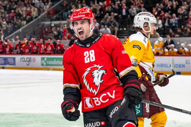 NL: Lausanne HC - Geneve-Servette HC 30.09.2026, Lausanne, Vaudoise Arena, NL: Lausanne HC - Geneve-Servette HC. Axel Simic (28, Lausanne HC) celebrates his goal 1-1 during the 2026-2027 Swiss National League Ice hockey, Eishockey game between Lausanne HC and Geneve-Servette HC the Wednesday 30.09.2026 at the Vaudoise Arena in Lausanne, Switzerland. Lausanne Vaudoise Arena Vaud Switzerland Copyright: xMediafabxPhotographyxFabricexDexGasperisx MEDIAFAB-HOCKEY-LAUSANNE HC-GENEVE-SERVETTE HC-LAUSANNE-30.09.2026-0098