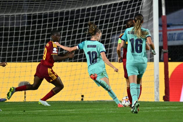 IPA89151552 - Caroline Graham Hansen of F.C. Barcelona scores the goal to make it 0-1 during Matchday 2 of the 2026 27 UEFA Women s Champions League group stage, a soccer match between A.S. Roma and F.C. Barcelona at Tre Fontane Stadium on September 30, 2026, in Rome, Italy.  Copyright: xDomenicoxCippitelli IPAxSportx xx IPA89151552