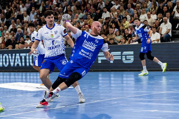 FLENSBURG, GERMANY - SEPTEMBER 30: Arnar Freyr Arnarsson (SG Flensburg-Handewitt, 41) in attack during the EHF European League match between SG Flensburg-Handewitt vs Fraikin BM. Granollers at GGW Arena on matchday 1 of the Group Matches Group E on September 30, 2026 in Flensburg, Germany. Schleswig-Holstein Germany Copyright: xMarioxM.xKobergx