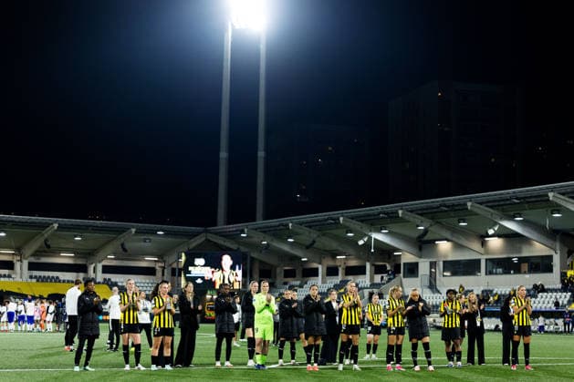 September 30, 2026: Häcken players look dejected after the Women’s Champions League soccer match between Häcken and Juventus on September 30, 2026 in Gothenburg. Photo by Michael Erichsen, BILDBYRAN COP 89 MI1032 soccer football fotball UEFA Women’s Champions League Häcken Juventus women’s team BBENG soccer football fotball UEFA Women’s Champions League Häcken Juventus women’s team BBENG dejected  Copyright: MICHAELxERICHSEN BB260930MI085