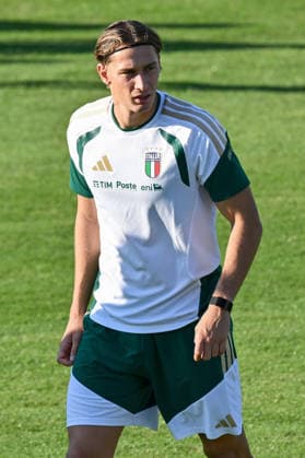IPA89151562 - Italian player Francesco Pio Esposito during TEAM ITALY - TRAINING, a UEFA Nations League soccer match in Florence, Italy, on September 30, 2026  Copyright: xLisaxGuglielmi IPAxSportx xx IPA89151562