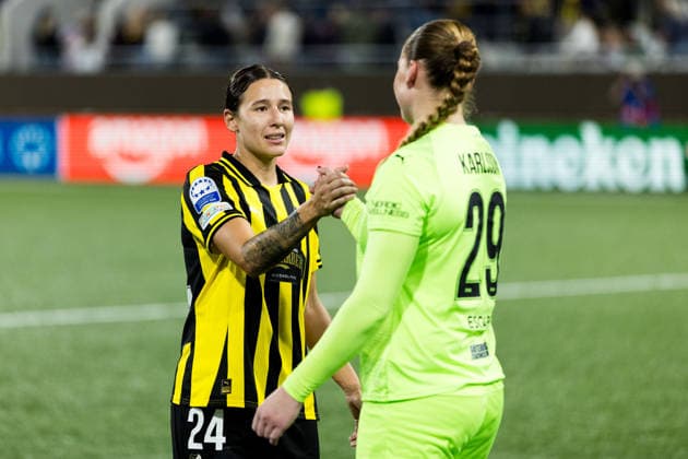 September 30, 2026: Tabitha Michelle Tindell and goalkeeper Hanna Karlsson of Häcken after the Women’s Champions League soccer match between Häcken and Juventus on September 30, 2026 in Gothenburg. Photo by Michael Erichsen, BILDBYRAN COP 89 MI1032 soccer football fotball UEFA Women s Champions League Häcken Juventus women s soccer BBENG soccer football fotball UEFA Women s Champions League Häcken Juventus women s soccer BBENG  Copyright: MICHAELxERICHSEN BB260930MI087