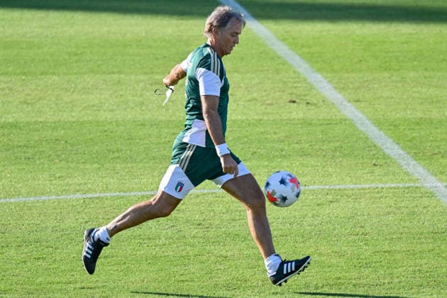 IPA89151718 - Italy s head coach Roberto Mancini during TEAM ITALY - TRAINING, a UEFA Nations League soccer match in Florence, Italy, on September 30, 2026  Copyright: xLisaxGuglielmi IPAxSportx xx IPA89151718