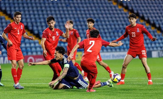 30.09.2026 Scotland U21, U 21 v Azerbaijan: Jeremiah Mullen of Scotland with a dive in the box  Copyright: xWilliexVassx NINTCHDBPICT001112375206