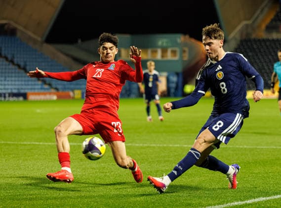 30.09.2026 Scotland U21, U 21 v Azerbaijan: Findlay Curtis of Scotland and Hikmat Jabrayilzade of Azerbaijan  Copyright: xWilliexVassx NINTCHDBPICT001112375562