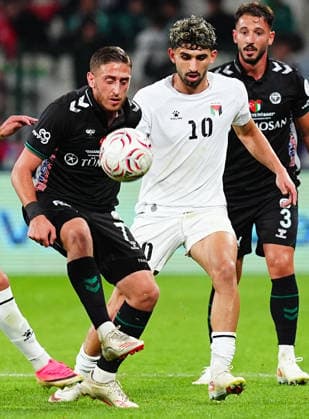 Konyaspor v Palestine - Friendly KONYA, TURKIYE - SEPTEMBER 30: Mohammed Anas Khairaldin of Palestine in action against Melih Ibrahimoglu (L) of Konyaspor during a friendly match between Konyaspor and the Palestine National Football Team as part of Palestine Day events at Konya Metropolitan Municipality Stadium in Konya, Turkiye on September 30, 2026. Evrim Aydin Anadolu Konya Turkey. Editorial use only. Please get in touch for any other usage.  Copyright: x2026xAnadoluxEvrimxAydinx