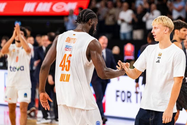 BKT EuroCup Ratiopharm Ulm vs. Balkan Botevgrad September 30, 2026 Ulm, GERMANY September 30, 2026 Oluwasimisola Shittu (Ratiopharm Ulm), 45, and Teo Milicic (Ratiopharm Ulm), 4, celebrate after the 98–84 victory in the game between Ratiopharm Ulm and Balkan Botevgrad on Matchday 1 of the BKT EuroCup at the ratiopharm Arena Ulm Copyright: xBEAUTIFULxSPORTS Steinx