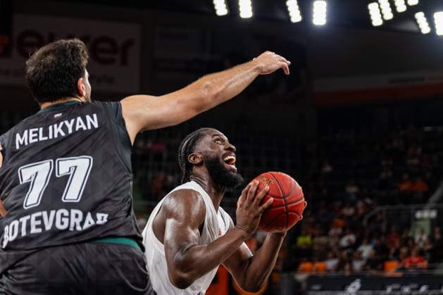 BKT EuroCup: Ratiopharm Ulm vs. Balkan Botevgrad, September 30, 2026, Ulm, GERMANY September 30, 2026 Oluwasimisola Shittu of Ratiopharm Ulm, 45, battles for the ball with Yura Melikyan of Balkan Botevgrad, 77, during the game between Ratiopharm Ulm and Balkan Botevgrad on Matchday 1 of the BKT EuroCup at the ratiopharm Arena Ulm Copyright: xBEAUTIFULxSPORTS Steinx